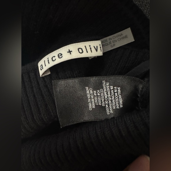 Alice + Olivia Kenna wool blend v neck cropped tank top size small black - Picture 5 of 7